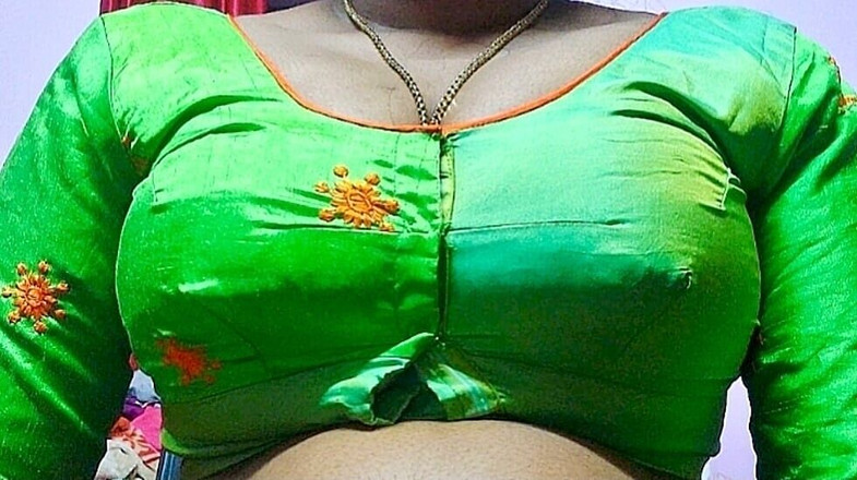 Desi Mohini: Cô vợ xinh đẹp Ấn Độ đang khuyến khích chồng làm tình