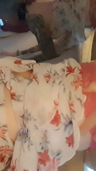 Sissy magra discarica della sborra