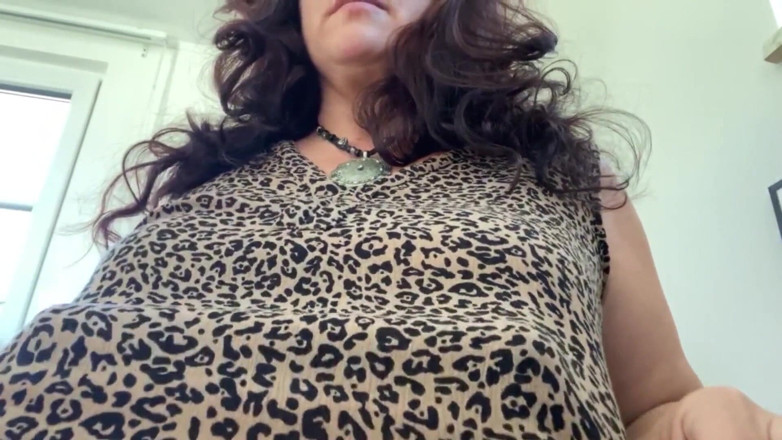 Tanja Tachee: Braless dreams - get rid of your bra