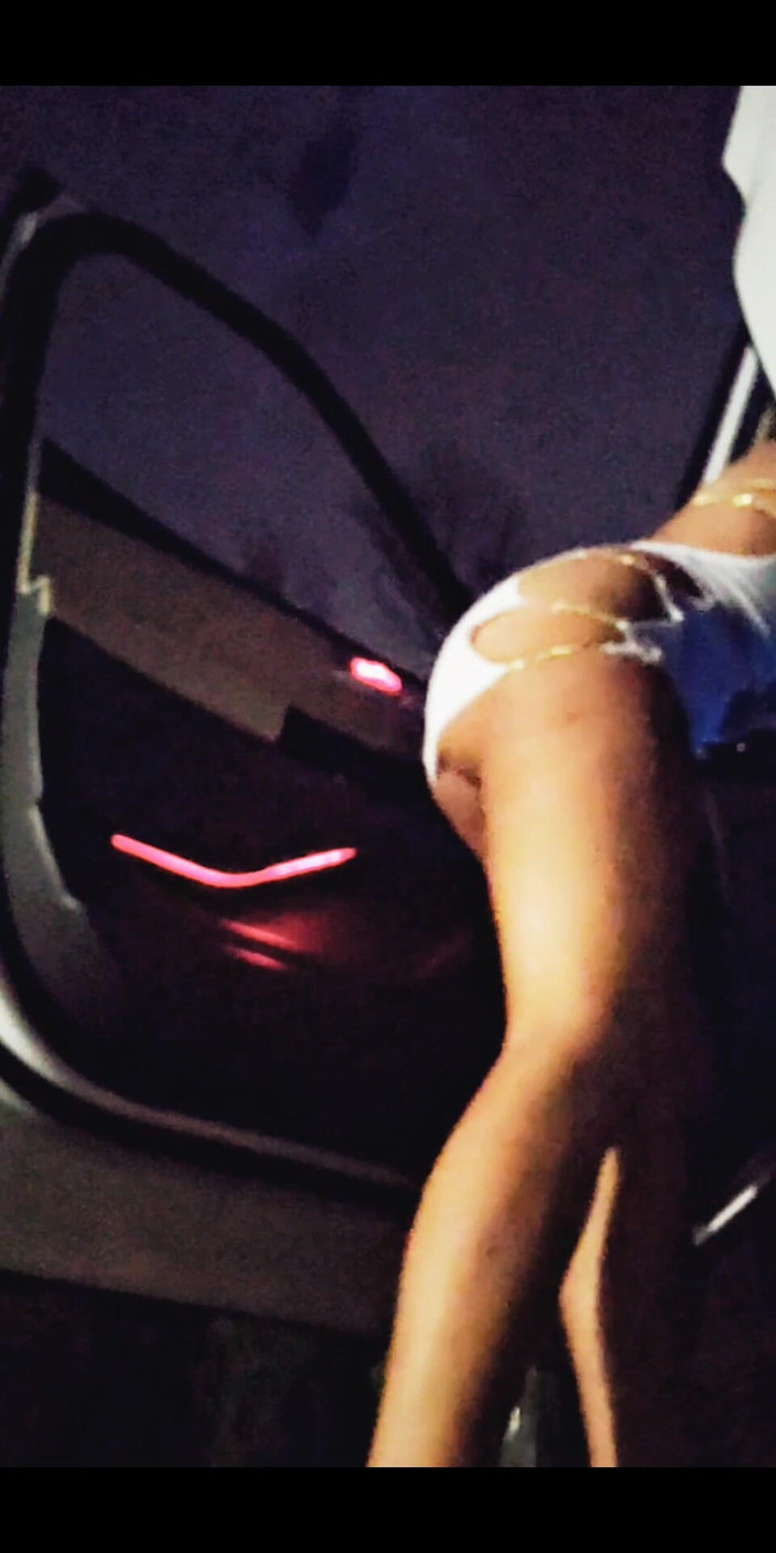 Alor Taylor: 오줌을 싸는 섹스 후 외부