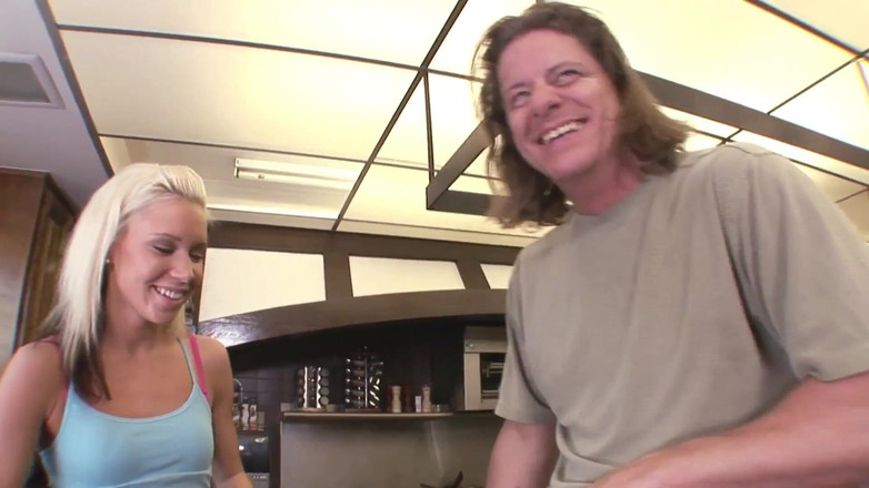 Cute teen: Memek sempit kacey jordan si cewek nakal rambut pirang dientot...