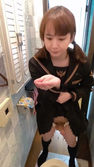 MinamiCrossdresser: A twin-tailed man's stepdaughter ejaculates in the bathroom!