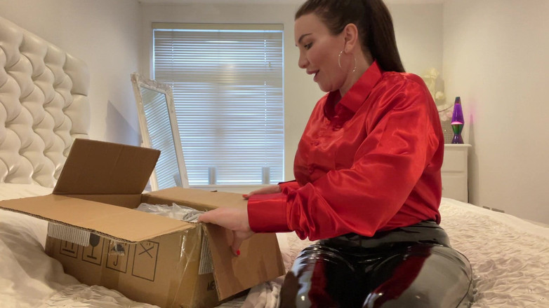 Sophie James: La apariencia de la verdadera felicidad cuando desempaco mi nueva...
