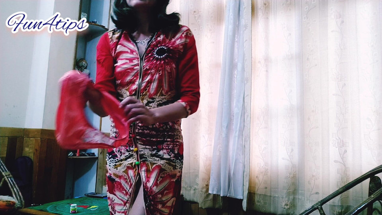 Bolly Karma: Jag snusar på mina trosor för att göra dig kåt