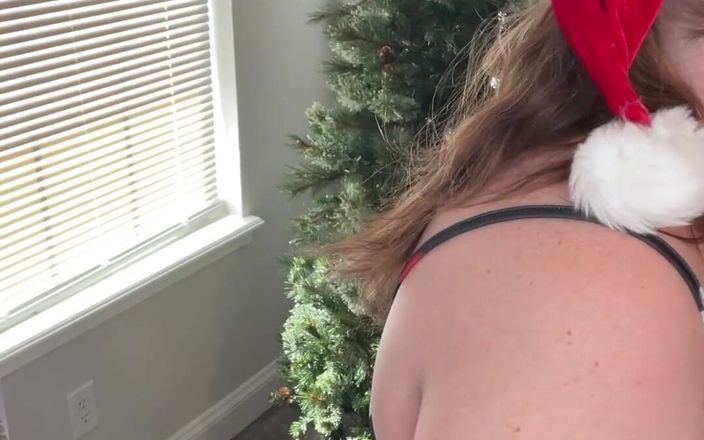 KinkyKatie: Décorez l’arbre avec moi !