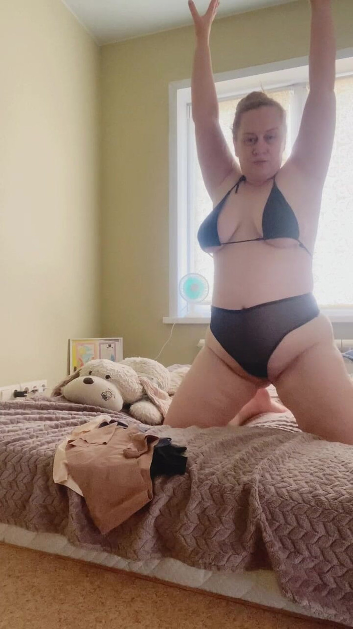 VikkiGeorgia: Pokazuję majtki