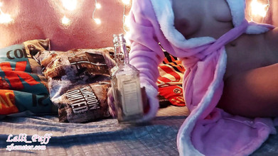 Lalli_Puff: Saya duduk di atas botol dan mengumpul jus saya di...