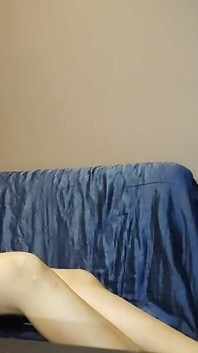 Namorado da namorada tendo fodida pela primeira vez no albergue dos meninos