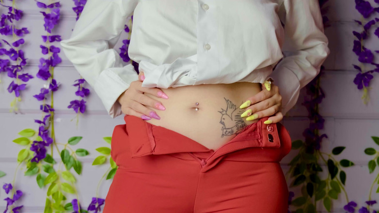 Eva Deva: O mulțime de pișat în pantaloni! Uite ce podea umedă am...