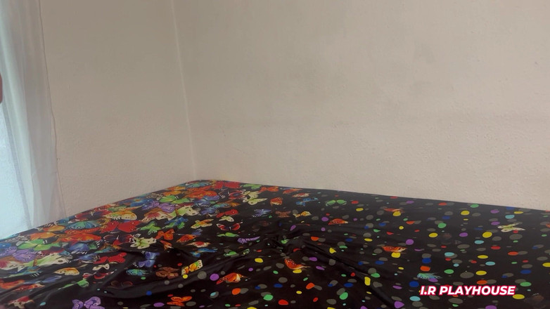 Zina Gabon: Massaggiatore bbc mi scopa duro sul mio letto e viene...