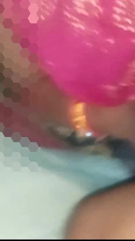아내는 아내와 성관계를 갖는 것을 기뻐합니다