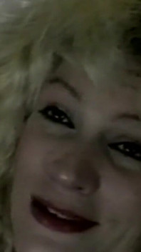 Loira milf desleixada esticando e pingando ecstasy oral