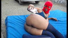 Super sexy ebony cuties: Bôi dầu nảy ngoài trời lắc cặp mông lớn của...