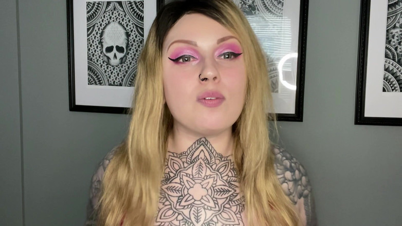 Miss Valentina: Đàn ông là nhà vệ sinh