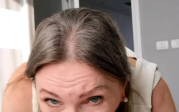 MariaOld: Granny Knows How to Help You Get Ready Quickly