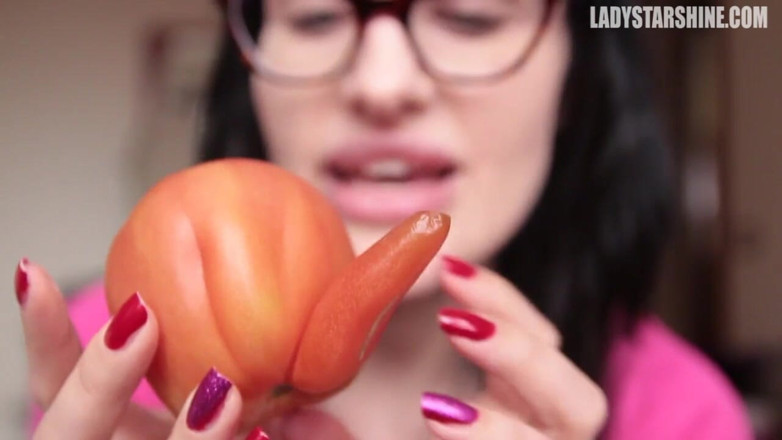 Lady Mesmeratrix Official: Pea cherry tomato to play with