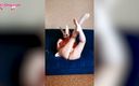 Katty Grray: Incrivelmente sexy coelhinha se acaricia e leva ao orgasmo com...