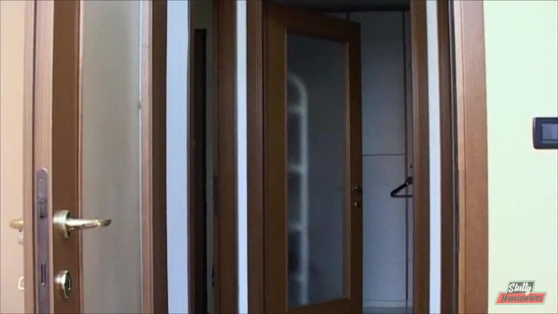 Vere Casalinghe Italia.: They have fun in the house want cock and pussy...