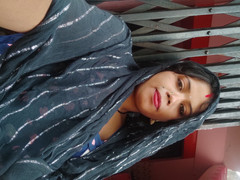 Mamta-Bhabhi-76xx: Vesnická Bhabhi šuká při odpočinku