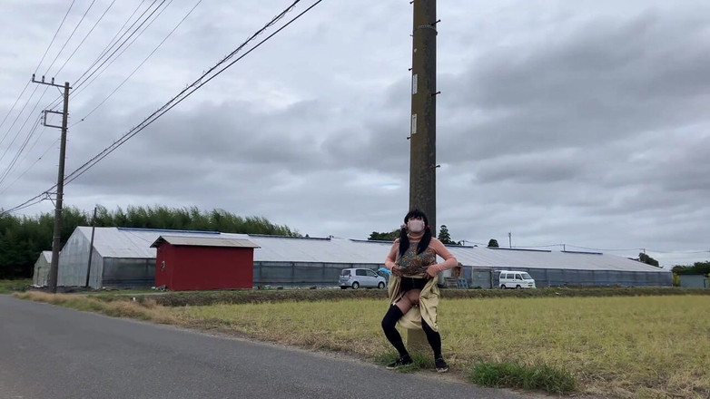 megu2002: 노출 걷기는 위험으로 가득합니다.