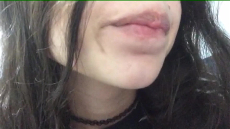 Adorable Teen: La piccola cagna latina sottomessa nella sua uniforme indossa lingerie...