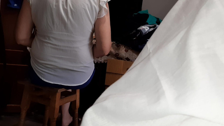 Lesbian-illusion: Während unser lehrer die hausaufgaben überprüft, machen meine freundin und ich...