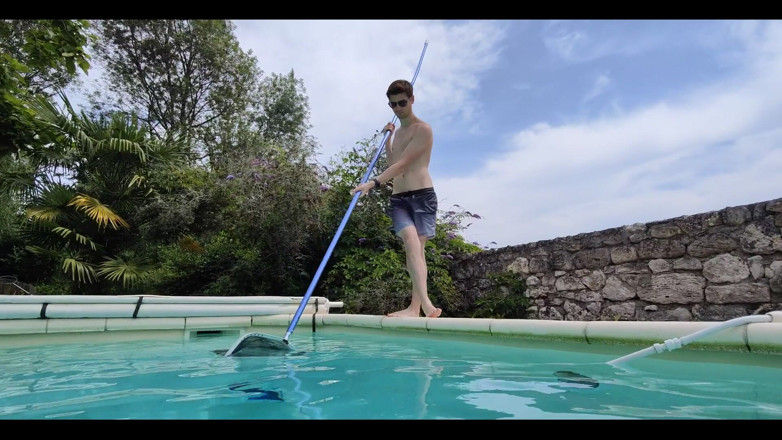 Snauwflake: Pool Guy