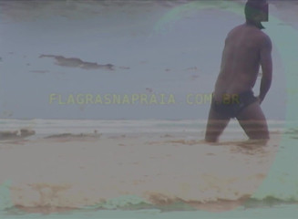 Amateurs videos: Eu e meus amigos nos divertindo em uma praia deserta
