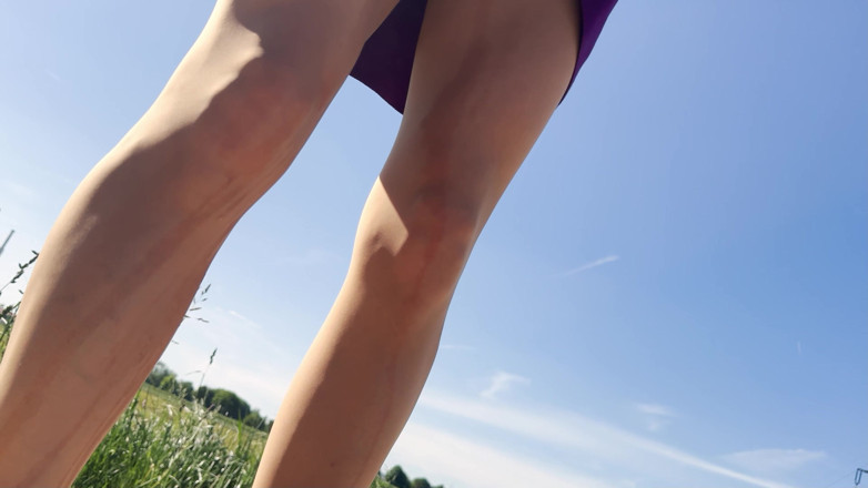 Loreleyadd: シシーは休憩中に新しいパンティーストッキングに突然おしっこをしてしまう