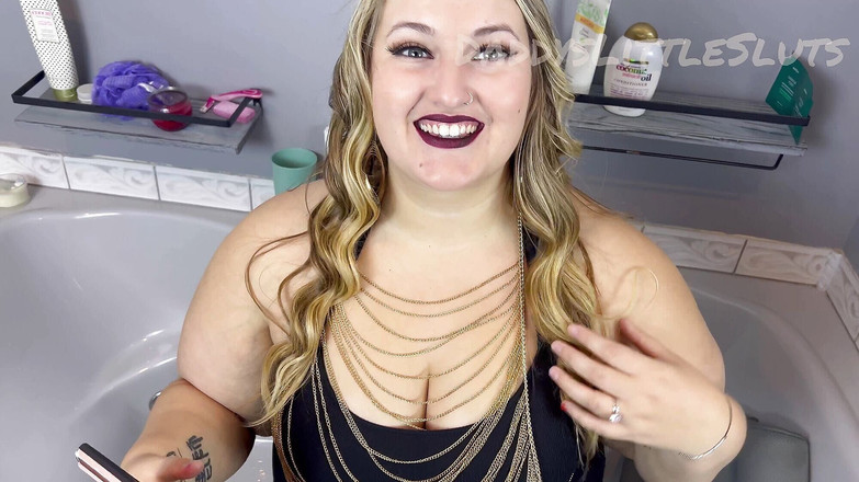 DaddysLittleSluts: Pis op hete bbw blonde vrouw