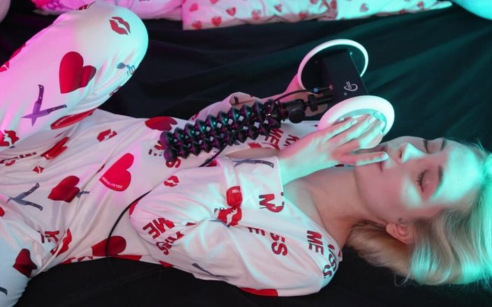 Loly Nebel Studio: Asmr 口の音とささやき