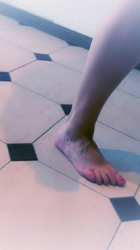 Sexy Feet Walking