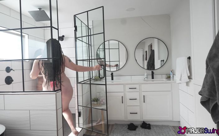 Major Swingers: Rome major &amp; bones montana tag đội hai con đĩ gợi cảm trong...