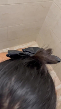 Er spioniert mich aus und ich lutsche schwanz