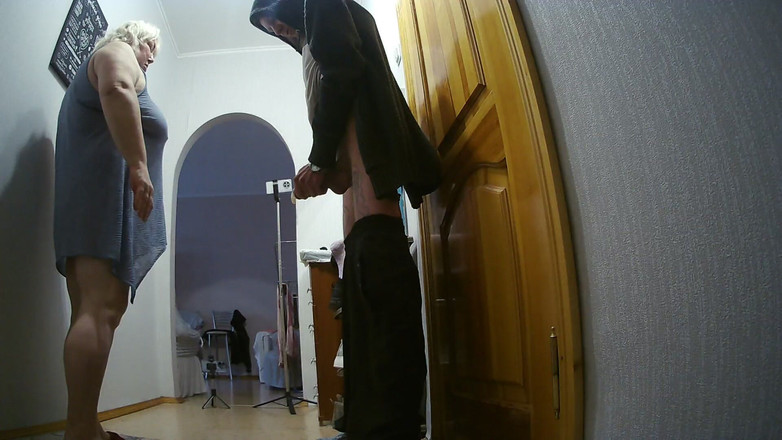 Zona901: Kurier fickte freundin in mund und muschi im doggystyle