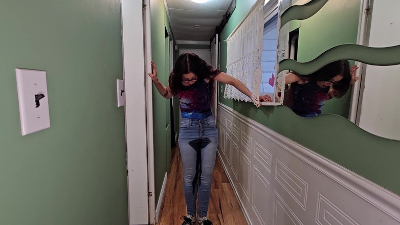 Nerdy_faery: Wetting My Jeans Makes Me Squirt