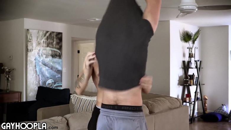 Gay Hoopla: Jayden Marcos smeekt om geneukt te worden