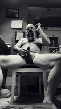 Nadržená, Sledování Porna a Masturbace
