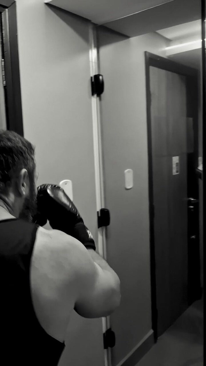 Gouine Wrestling: Muscle Fighting