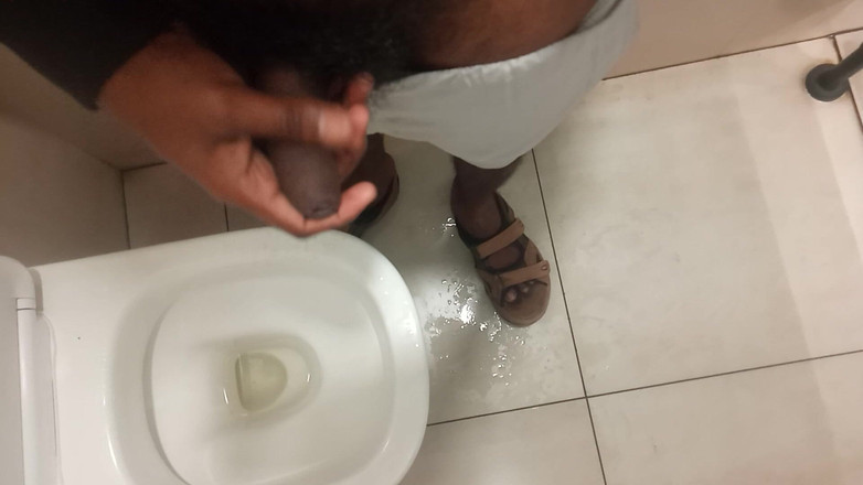 KUMBHA MANOJ KUMAR: Salvaje india desnuda en el baño - video porno