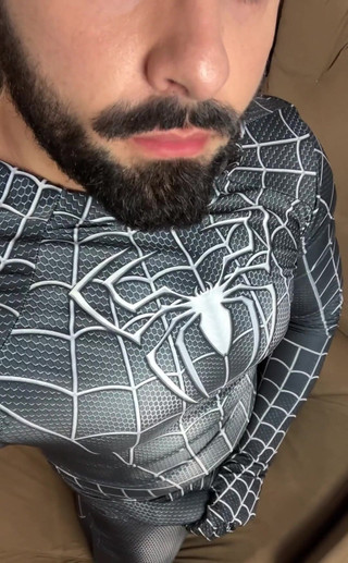 vincentandvitor: Solo me deslizó en mi traje de veneno