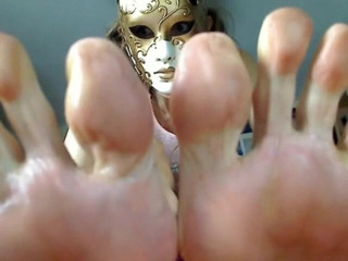 Long Toe Sally Big Buns: Sweaty and oiled feet up close
