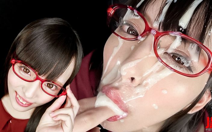 Japan Fetish Fusion: Fantasie met sperma op gezicht: de intense pijpbeurt van Ikumi...