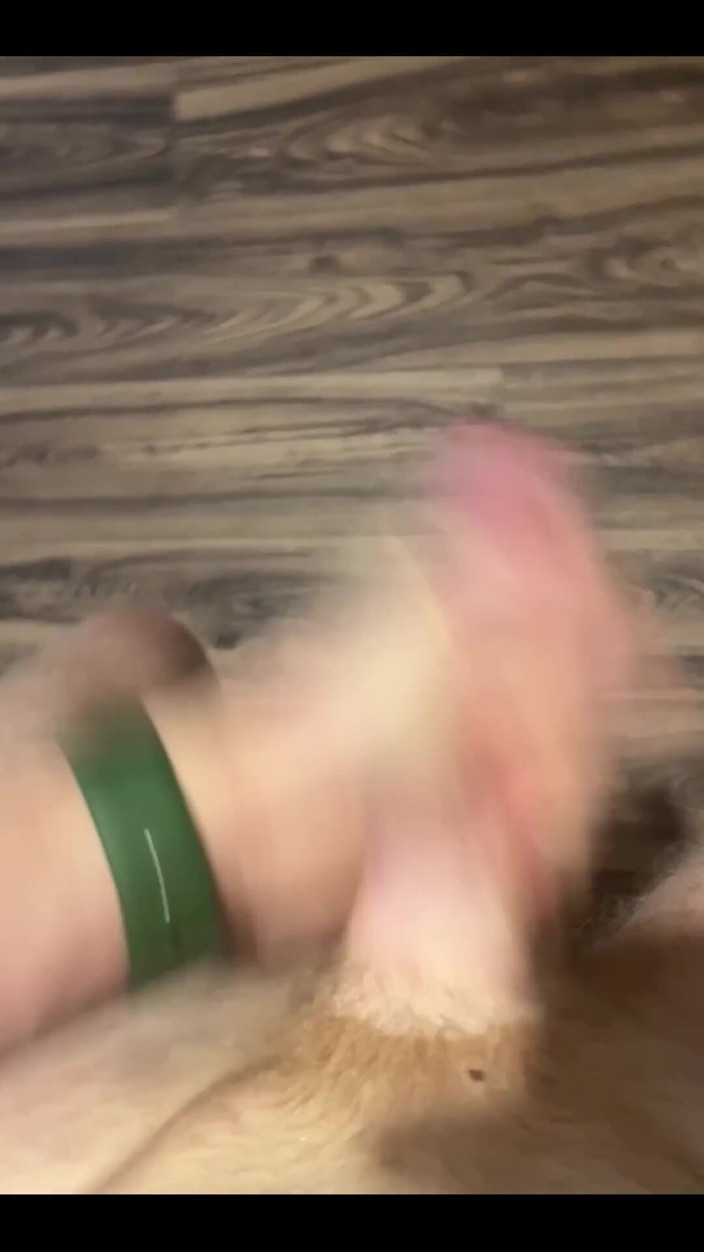 Johnny69227: Nadržená 18letá Twink Honí a Sténá Hlasitě - Obrovská Exploze Spermatu! Celé...