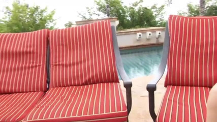 Dark Alley Orgy: Festa na piscina se transforma em uma festa de foda