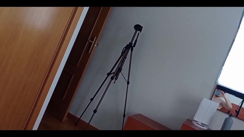 Shanaxnow: ジーンズのティーンは、口の中に精液を飲み込むBlowjowをからかいます。シャナックスナウ