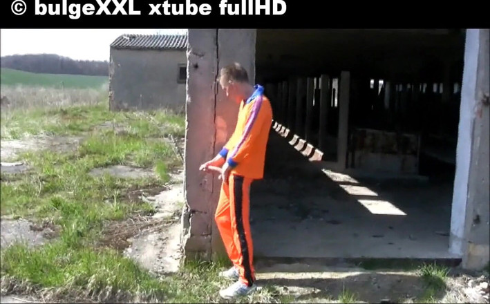BulgeXXL: Outdoor-vorgeführt, abspritzen, großer schwanz