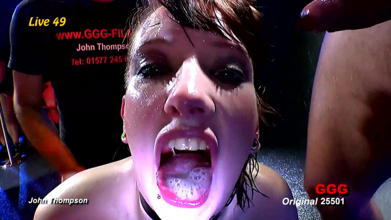 Teen clips and best blowjobs: Ggg John Thgompson- Živý casting Gangbang Babe předvádí nadržený zadek kundičky...