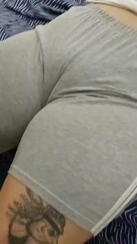 Abang tiri nyicipin memek adik tirinya untuk pertama kalinya!