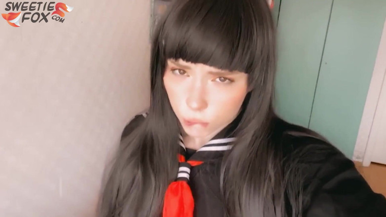Sweetie Fox: Брюнетка студентка глибоко заглотує і катається на великому члені після занять